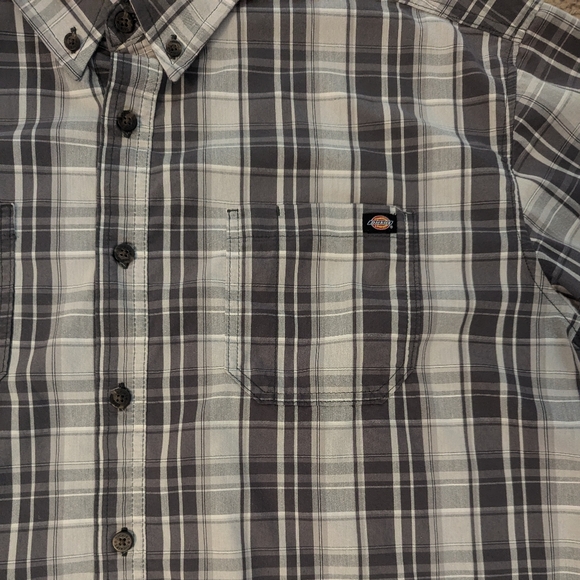 Dickies Relaxed Fit Gray Plaid  Button Collar Shirt Sleeve Shirt. Men's XL - Picture 4 of 6